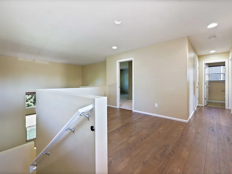 1094 Ebbets Dr SW — Photo 17