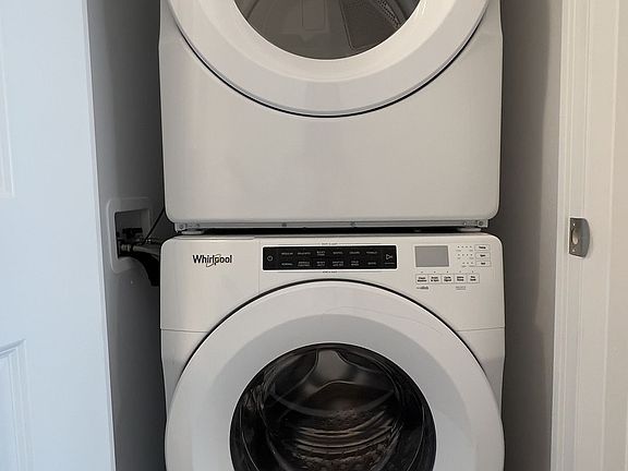 5th image of 10 Gatineau Dr #416