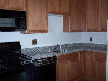 4th image of 1324 Pleasant Valley Dr