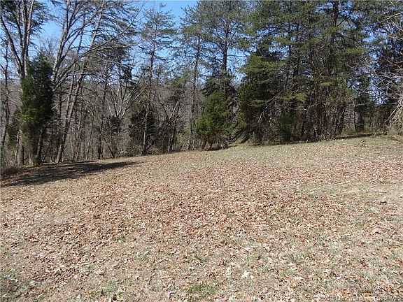 4th image of 621 Mills Ln