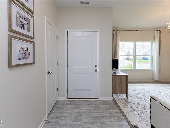 3rd image of 1484 Littleleaf Dr