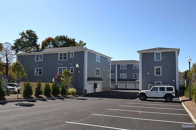 1st image of 273 Broadway #1