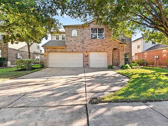 2nd image of 518 Honeysuckle Vine Dr