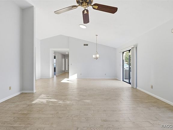 5th image of 47 Chinaberry Cir