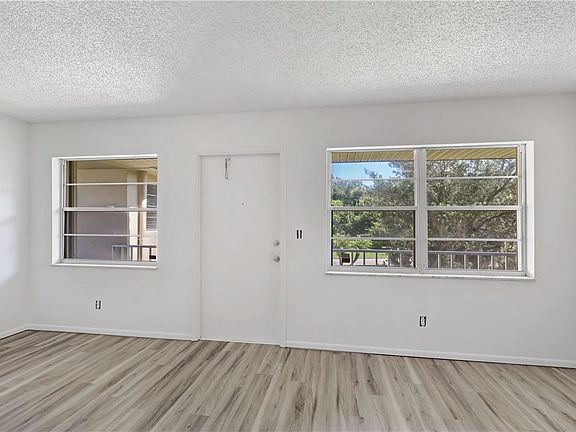 4th image of 21 Pine Arbor Ln APT 205