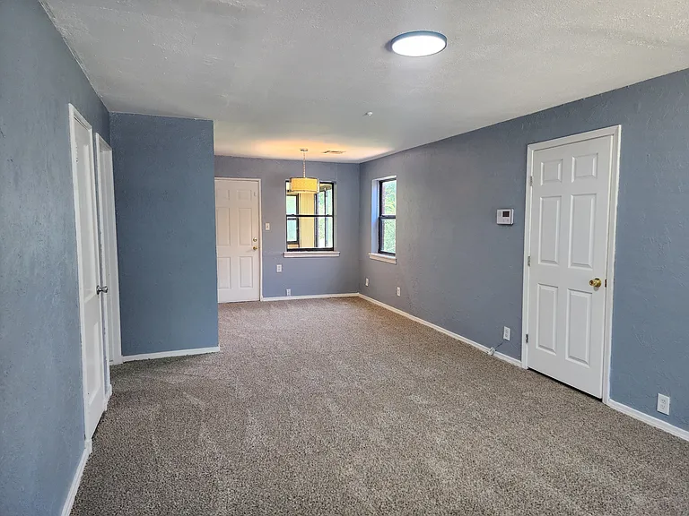 4213 N Lottie Ave — Photo 4