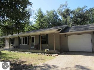 9444 Twinbrook Dr NW, Rapid City, MI 49676