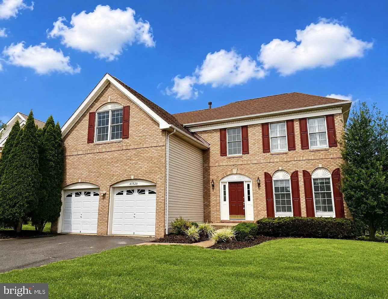 5 bed, 3.5 bath, 4151 sqft, $4,500 — Photo 1
