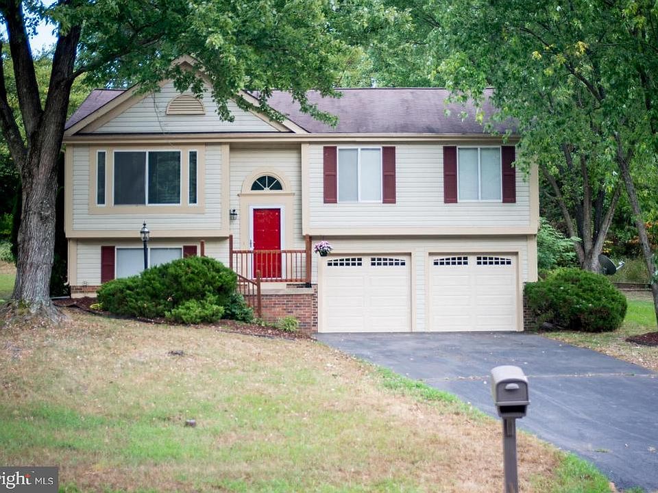 1st image of 16123 Olmstead Ln