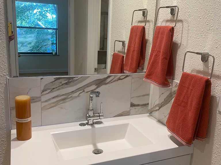 Second lavatory outside of 2nd bedroom