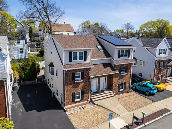 10 Putnam Pl, Winthrop, MA 02152