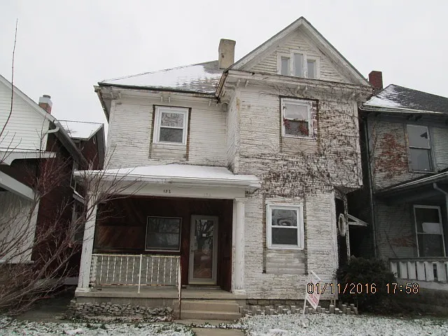 132 W 7th St photo 1