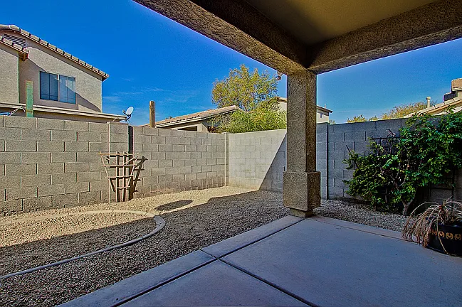 2050 N Arbor Ln — Photo 4