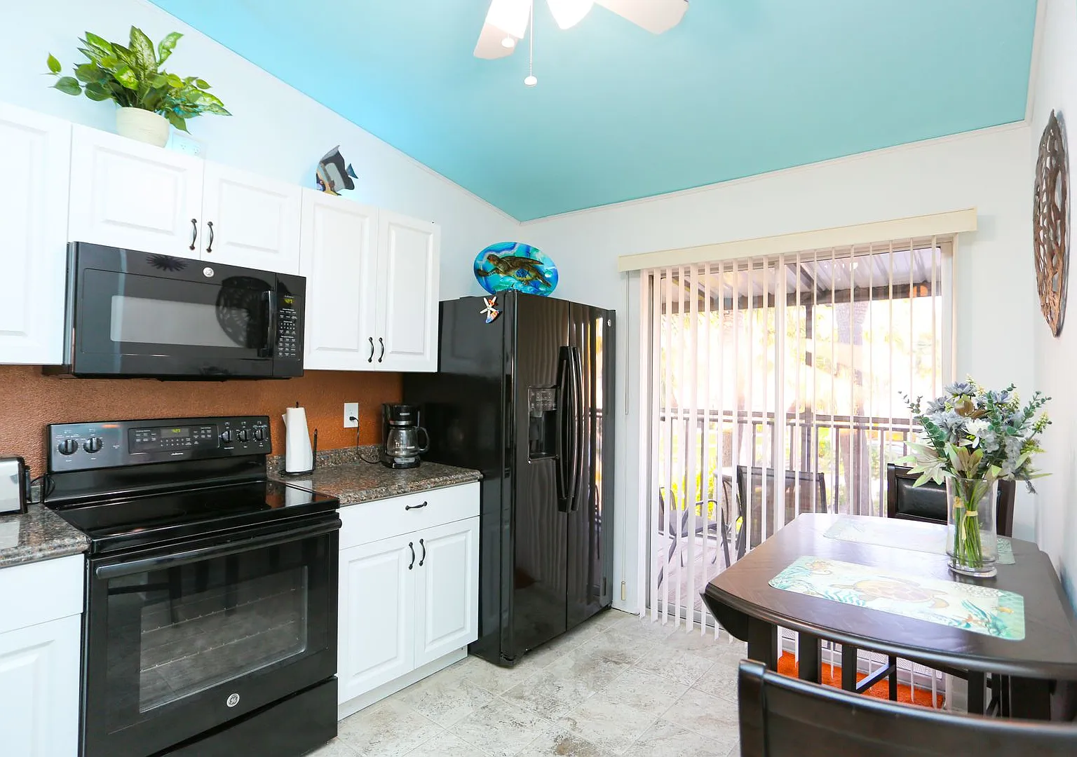 Seasonal Property — Photo 2
