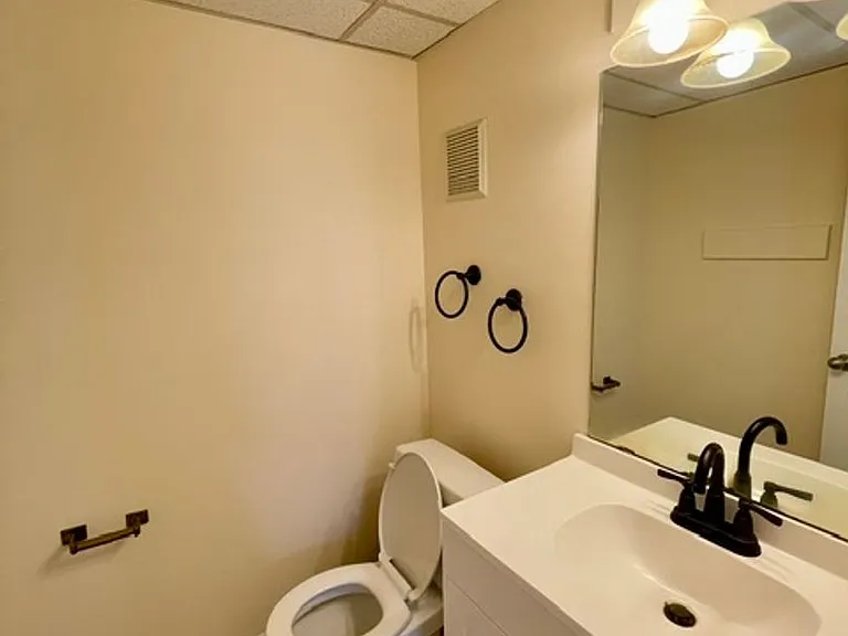 1915 S 10th St #110 — Photo 10
