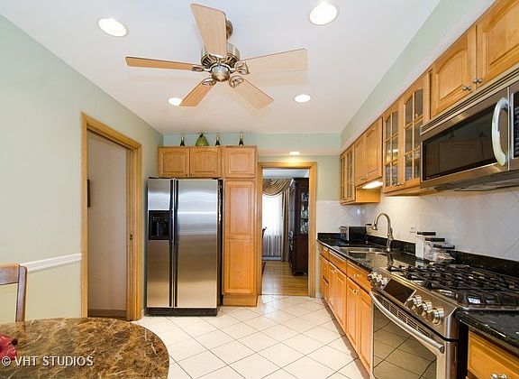 3rd image of 4322 Dempster St