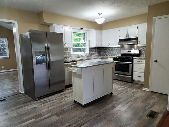 2nd image of 4612 Dominion Rd