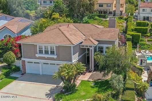 2nd image of 3218 Bordero Ln