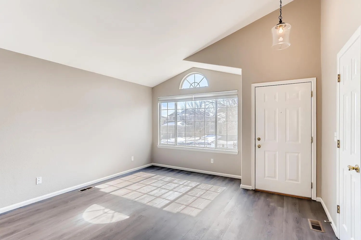 2422 Bristol St — Photo 3