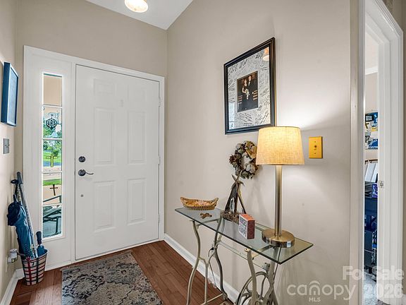 4th image of 20 Country Meadows Ln