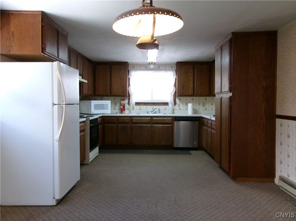 3225 Gracie Rd, Cortland, NY 13045