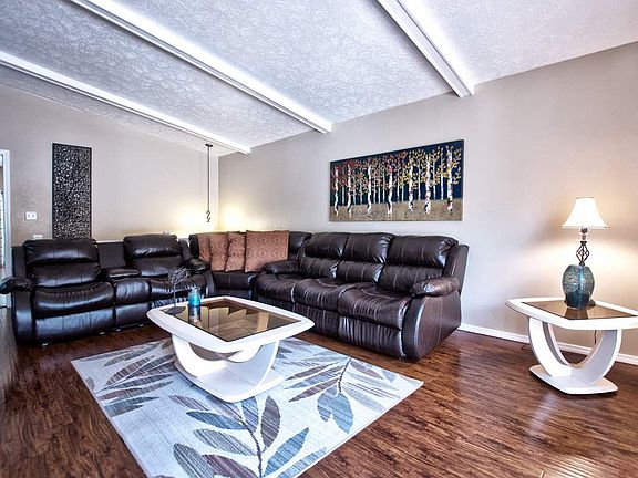 3rd image of 1934 Thornhill Dr
