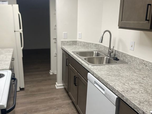 2nd image of 1703A Taft Pl #A