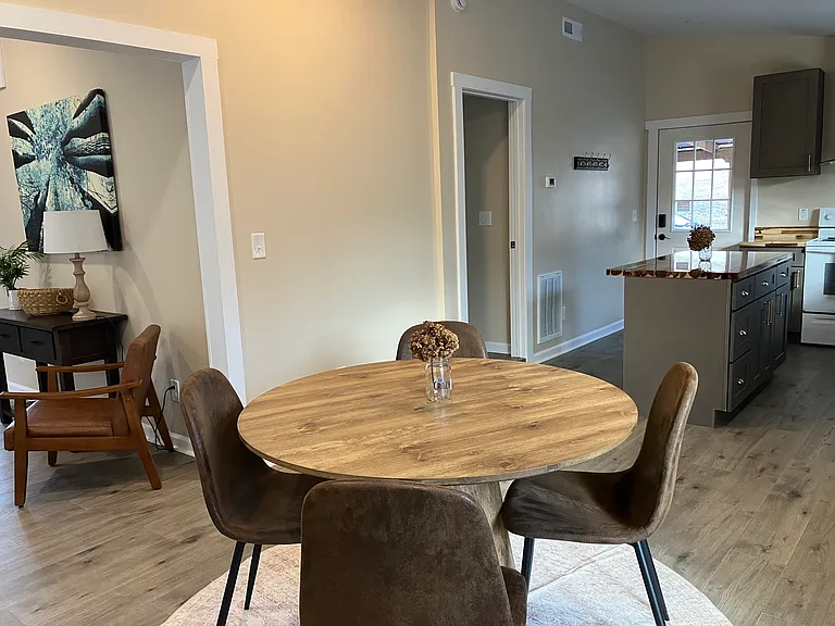 14 Haywood Ave — Photo 6