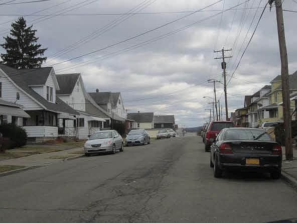2nd image of 214 Squires Ave