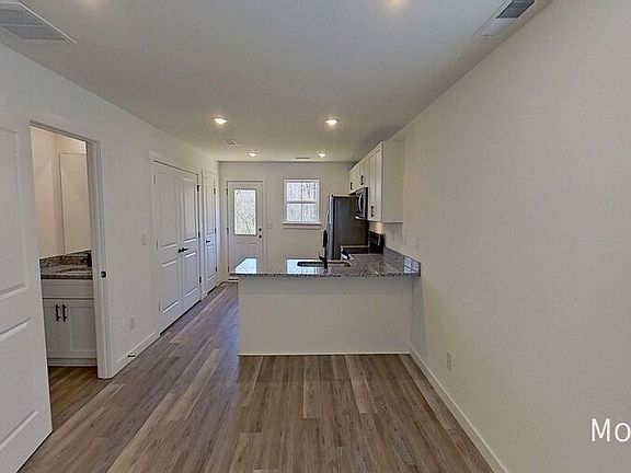 5th image of 275 Vanderbilt Rd