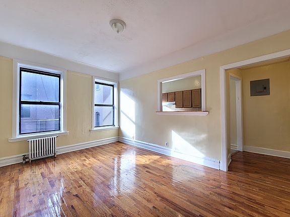 3rd image of 1010 President St APT 3M