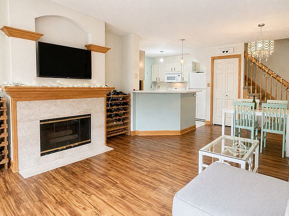 3rd image of 811 Burr Oaks Dr Unit 1206