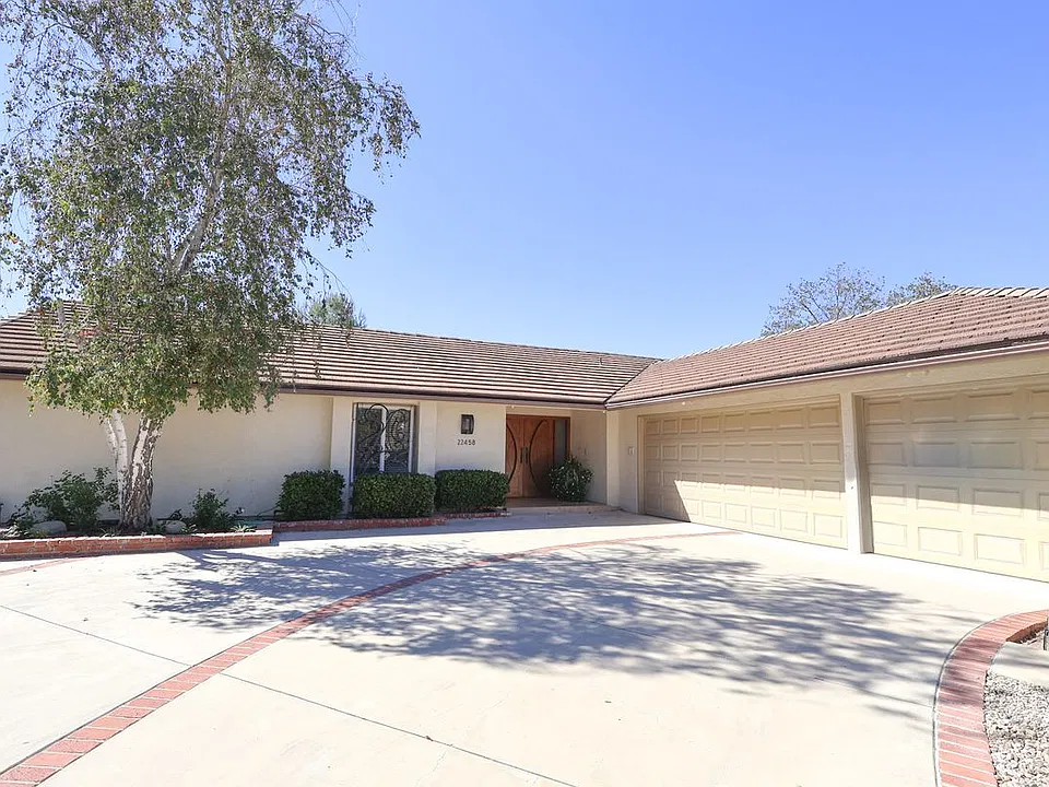 22458 Calipatria Dr