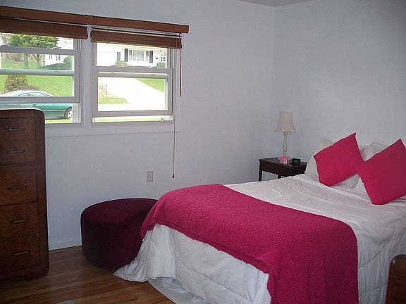 Master Bedroom 12'x11'