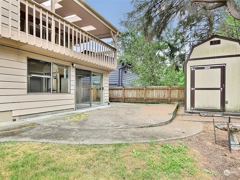 3527 Shattuck Ave S — Photo 27