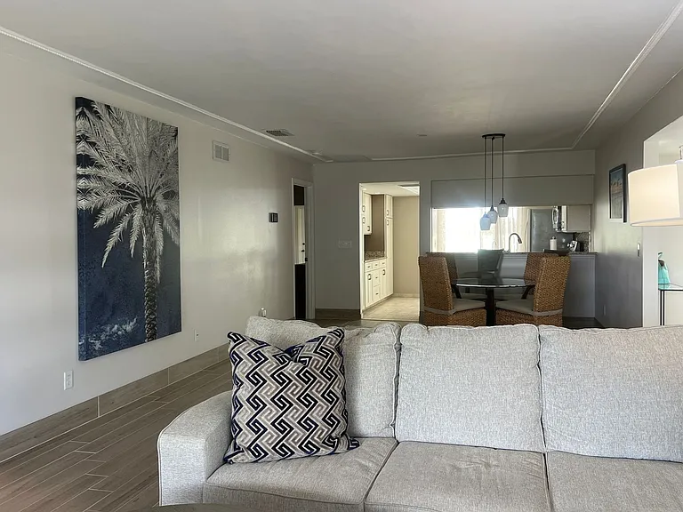 310 Wexford Ter — Photo 11