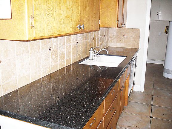 4th image of 1155 Sonoma Ave