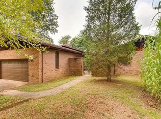 5677 Woods Ln, Newburgh, IN 47630