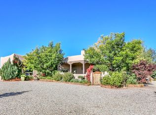 50 Vista Linda Rd, Ranchos De Taos, NM 87557