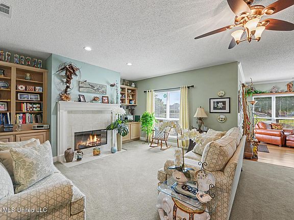 5th image of 13430 Waters Edge Way