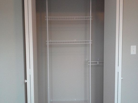 2nd image of 5344 N Paulina St #227