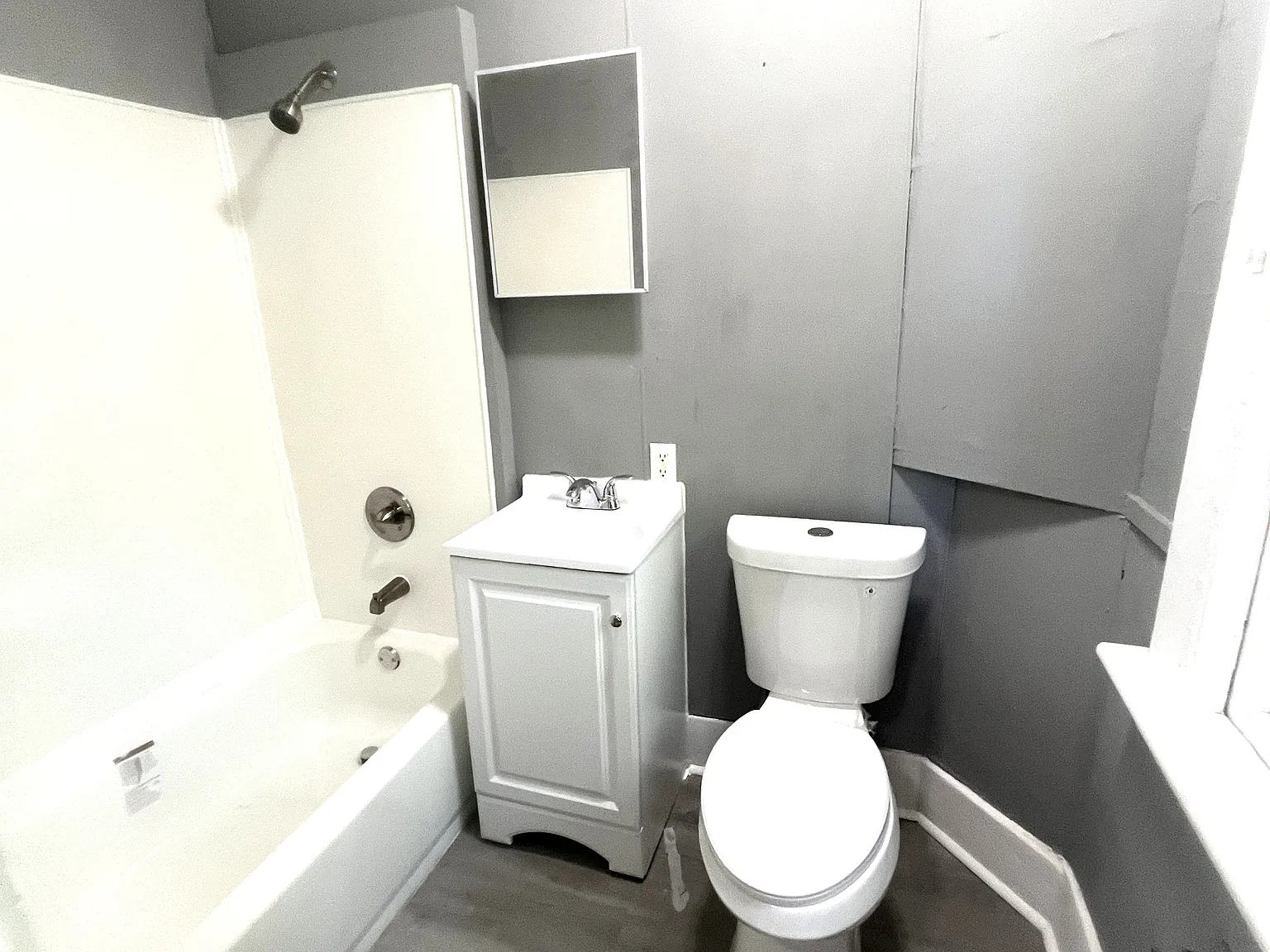 2 bed, 900 sqft, $825 — Photo 3