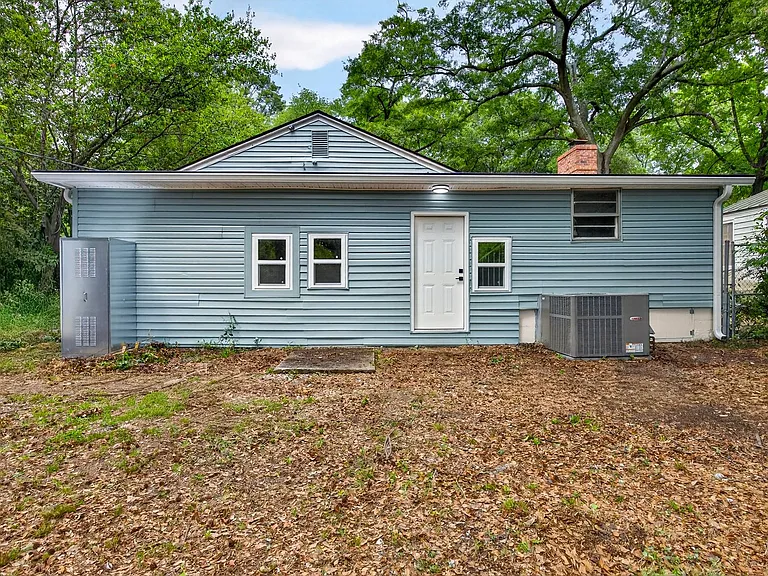 2218 Holt Dr — Photo 26