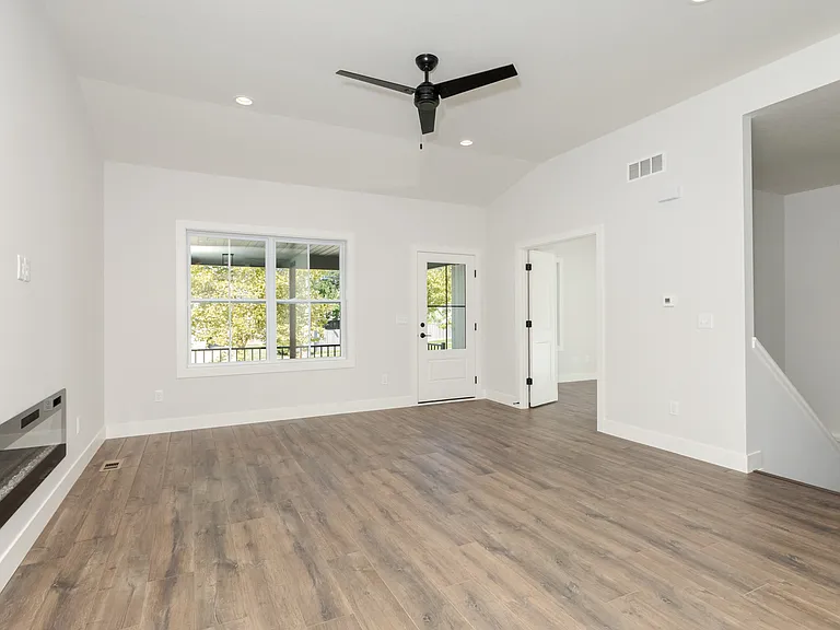 1613 Belclare Rd — Photo 4