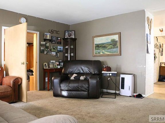 3rd image of 1390 Vernon Ave