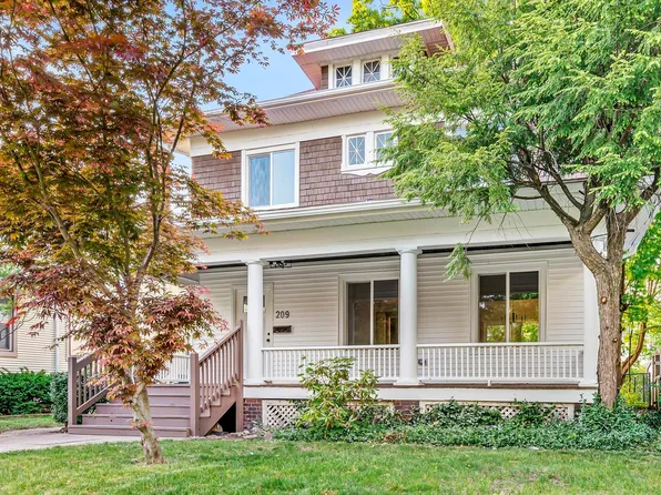 209 Marquette Ave, South Bend, IN 46617