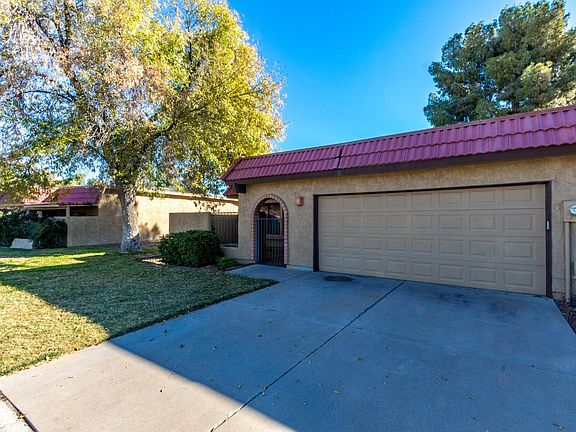 2nd image of 11819 S Tonopah Dr