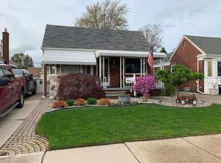 15126 Hanover Ave, Allen Park, MI 48101