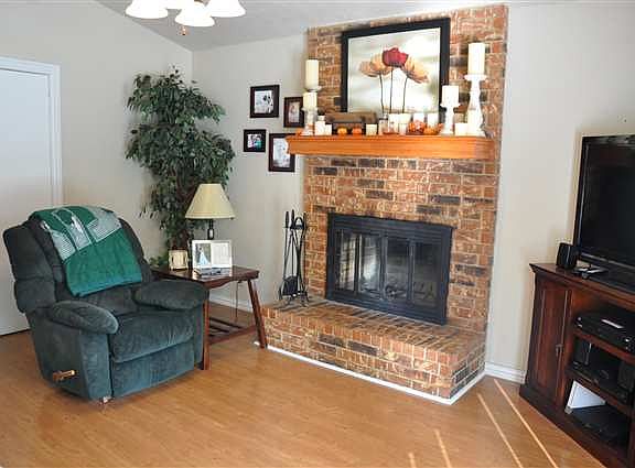 3rd image of 16539 Echo Glen Dr