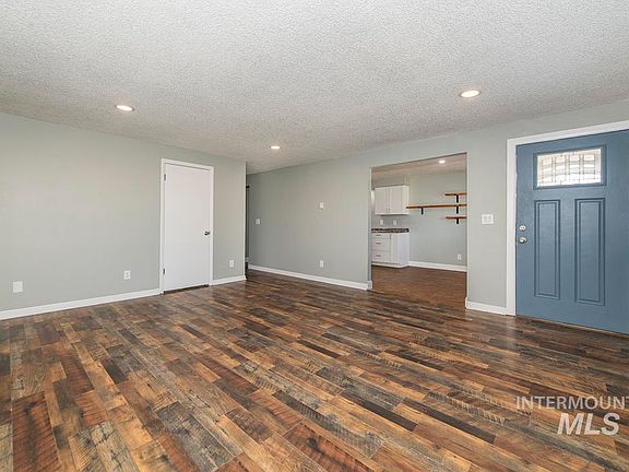 5th image of 315 W Washington Ave